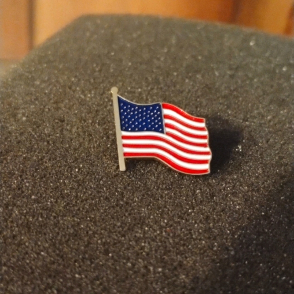 Flag pin